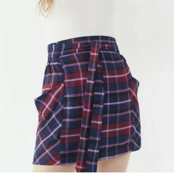 🛍Urban Outfitters Skirt Mini Size Medium Plaid - Picture 2 of 6